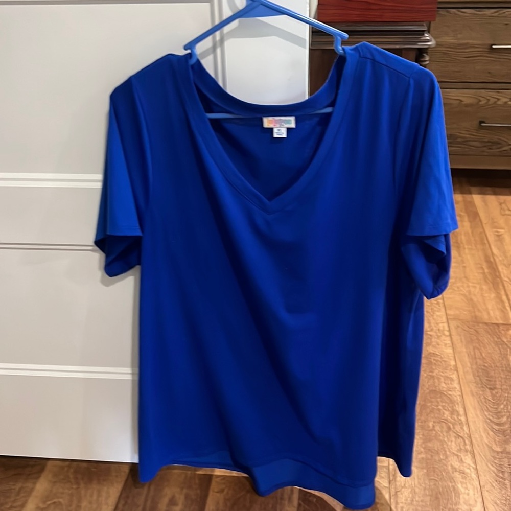 Lularoe v neck top